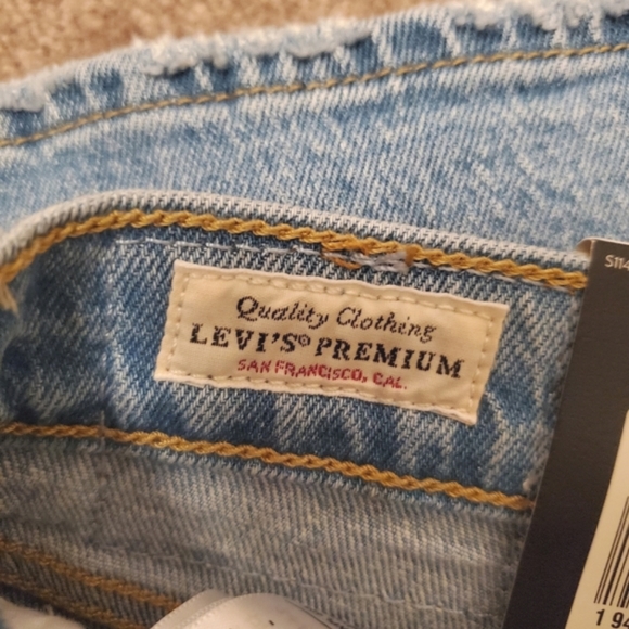 Levi's Ribcage Flare Bootcut  Jeans - Picture 13 of 13